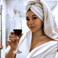 LuckAshley Φωτ, Προφίλ