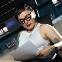 kat_paradise's Avatar Photo