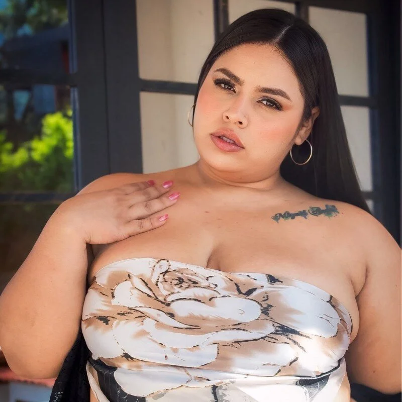 mayaacurvy profile photo