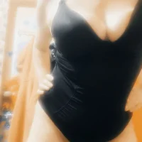 HOLLYG111's Profile Pic