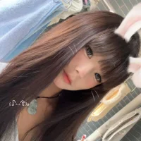 XinXinbaby- Adlı Modelin Çevrimdışı Sohbet Odası