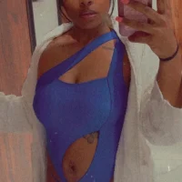 MilfNextDoor_Becs' Avatar Pic