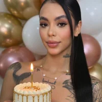 VegaLuxe's Avatar Pic