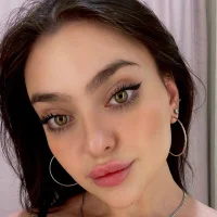 PortiaEast's Profile Pic