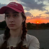 FlorenceLowe's Profile Pic