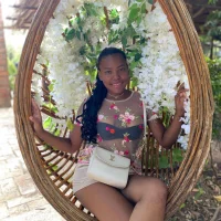 Lovethaly's Profile Pic