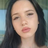 AlinaHaz's Profile Pic