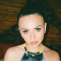 SuzanneKer1's Avatar Pic