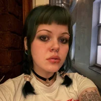 HelyEre's Profile Pic