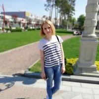 SallyFamous's Profile Pic