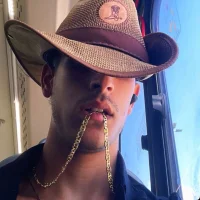 arthor2004's Profile Pic
