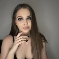 Sellenna_ stripchat