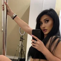 Kylie_Charm's Profile Pic