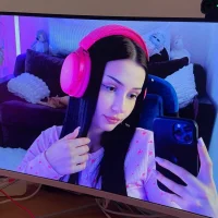 HottestLilith webcam