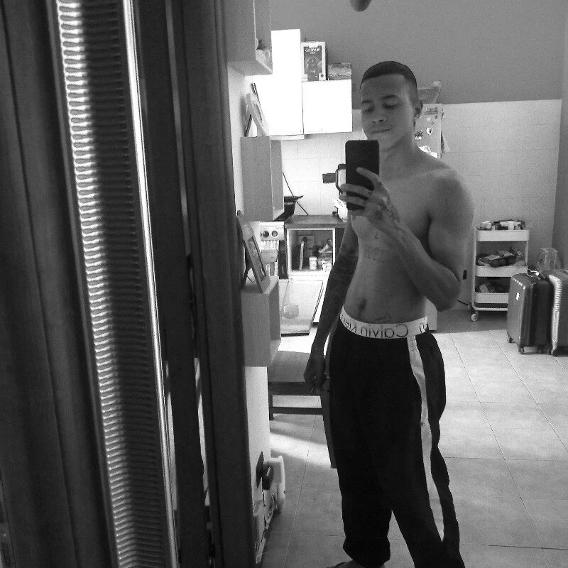 Adrianofrancais25 profile photo