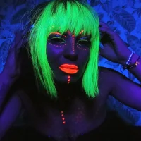 NeonNymph69's Offline Chat Room