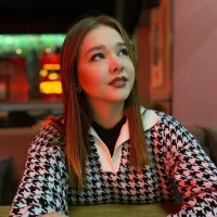 LindaLeef's Profile Pic