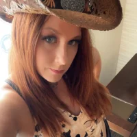 beastinthebeauty90's Avatar Pic