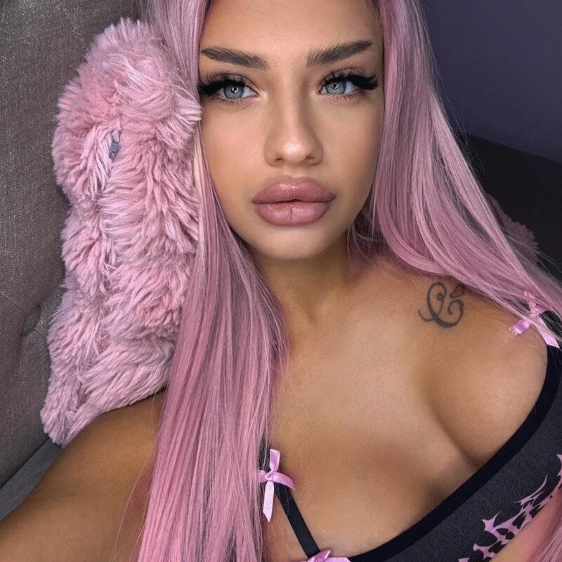 MikaellaKins Stripchat profile image