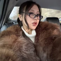 Nelly_Kimm Adlı Modelin Avatarı