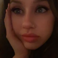 Violet-Flower's Profile Pic
