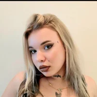 Chat +18 de DominaLori ao vivo