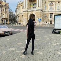 Arina_Bloom Φωτ, Προφίλ