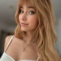 Avatar obrázek LuciaYoung