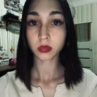 CharitaTafel Φωτ, Προφίλ