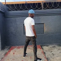 Mr-Deee's Profile Pic