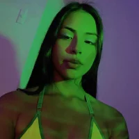 Veronika_Estrada Φωτ, Προφίλ