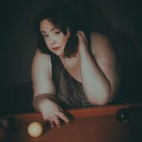 IvyGold95's Avatar Pic