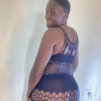 ebonysubmissivee