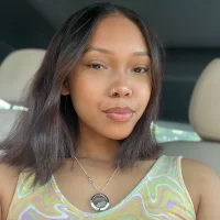 JennyLux4u's Profile Pic