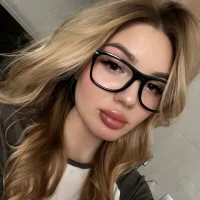 karoline_forbse's Avatar Pic