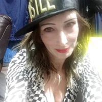 GoldieGuzzles9's Profile Pic