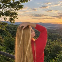 Misblond's Avatar Pic