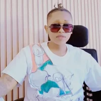 Luna_en_Gee