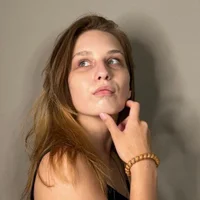 Gambar Profil Risky_Veronika