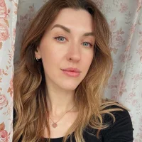 Julia182 avatarbilde