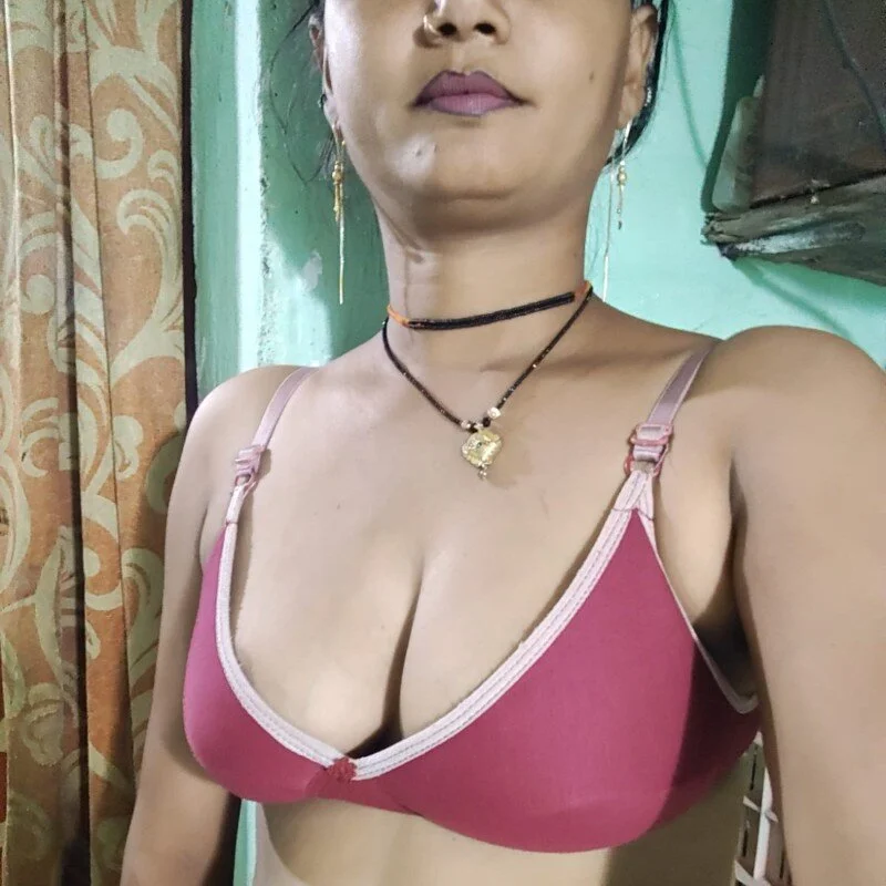 HotPOOJAHOT profile photo