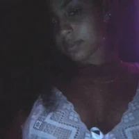 larissasib's Profile Pic