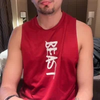 Charlie32bom 的個人資料圖片