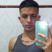 chrispetite's Profile Pic