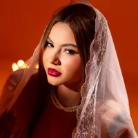 Bella01_