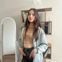 LynAxley's Profile Pic