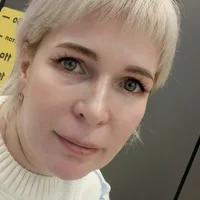BrandyWood Φωτ, Προφίλ