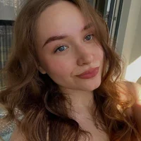 flora_glow model avatar