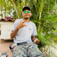 Fernandonaugthyboy Φωτ, Προφίλ