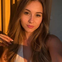 sweetsophiee20 model avatar